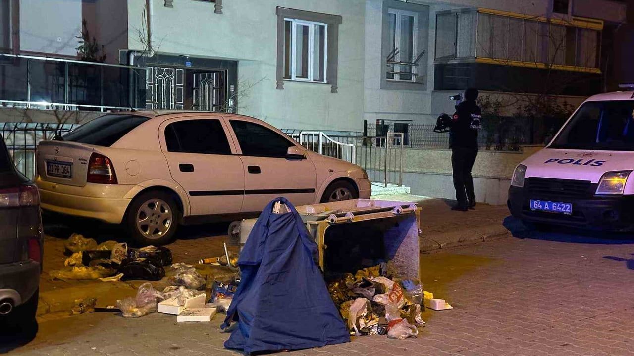 Uşak'ta Çöp Konteynerinde Yeni Doğan Erkek Bebek Cesedi Bulundu