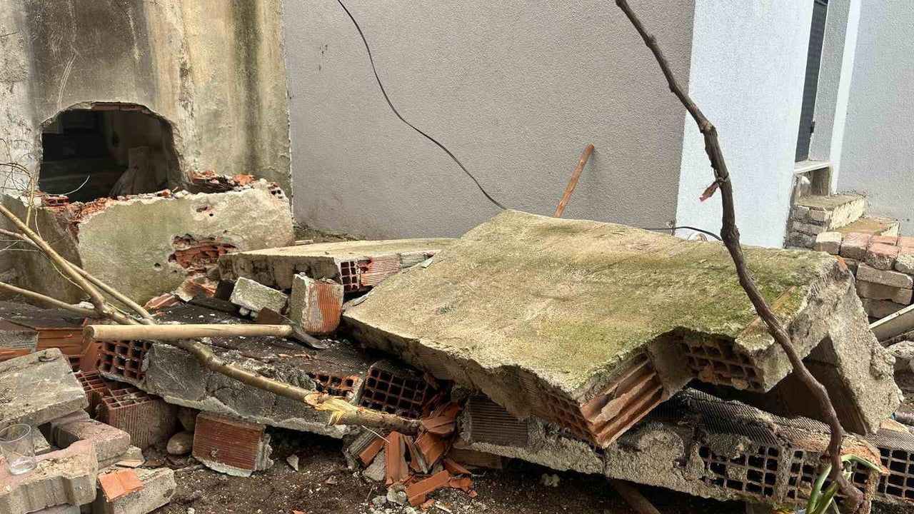 Uşak’ta Fırını Yıkarken Baca Duvarı Üzerine Devrilen Adam Yaralandı