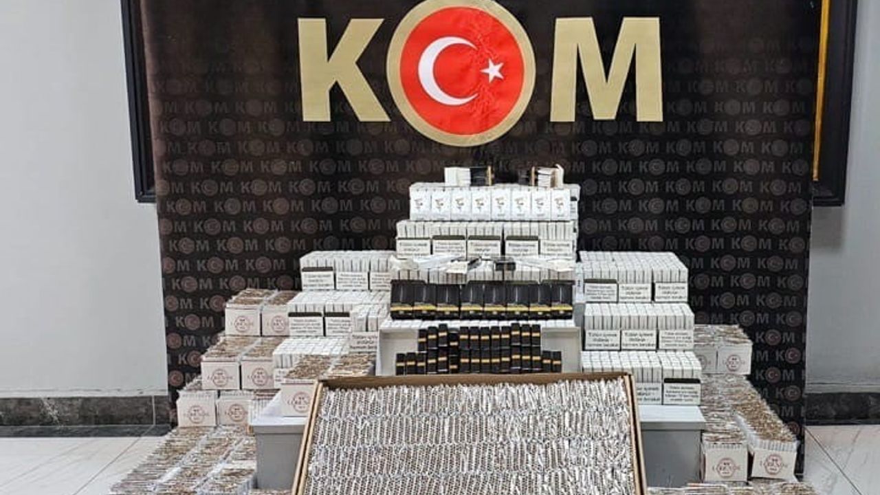 Uşak'ta Operasyon: 1 milyon 801 bin Kaçak Makaron Ele Geçirildi