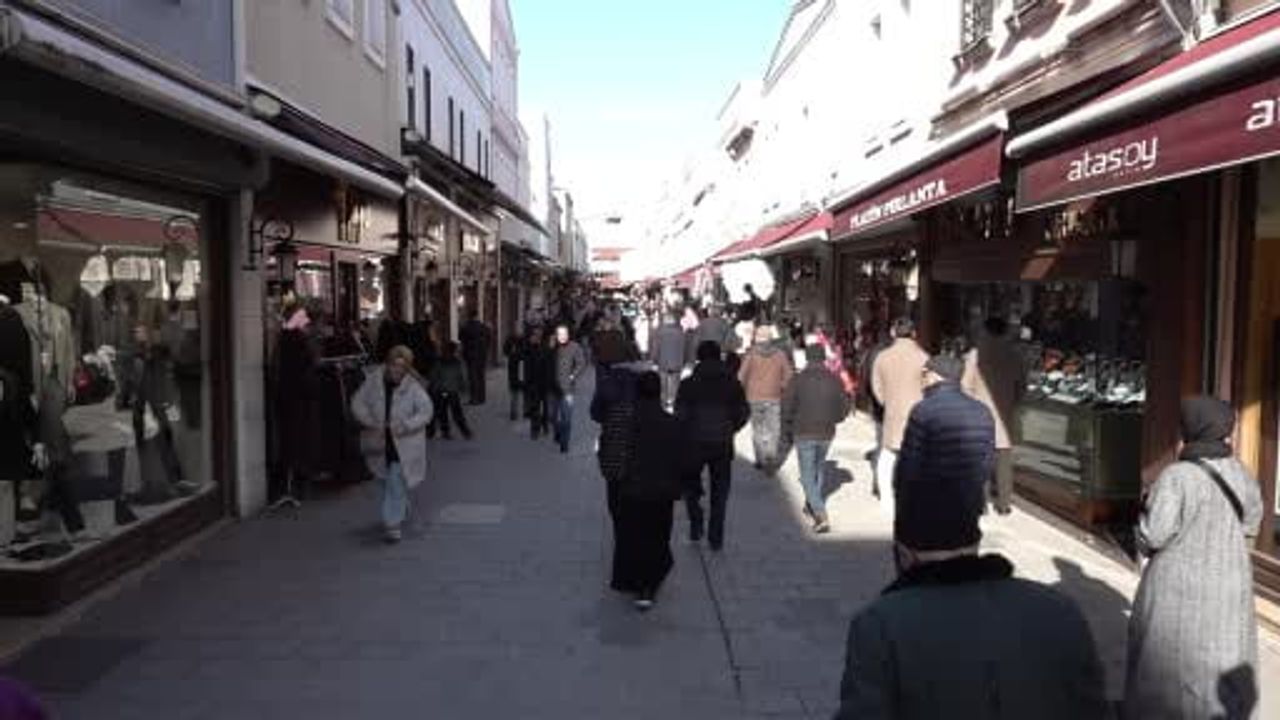 Uzun Çarşı’da Esnaf e-Ticarete Karşı: Geleneksel ile Dijital Rekabeti