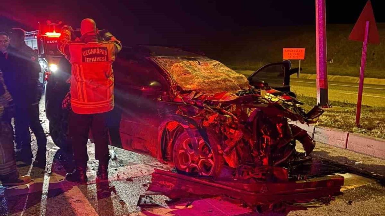 Uzunköprü'de Trafik Kazası: Sahte Kimlikle 10 Yıl 8 Ay Hapis Cezalı Kişi Öldü