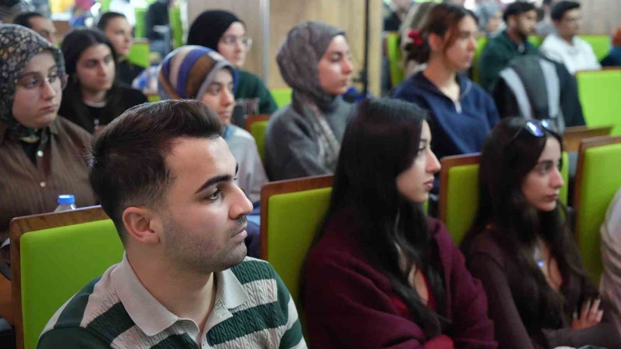 Vali Aydoğdu: Gençler "Aynı Hizadan Konuşulmak" İstiyor