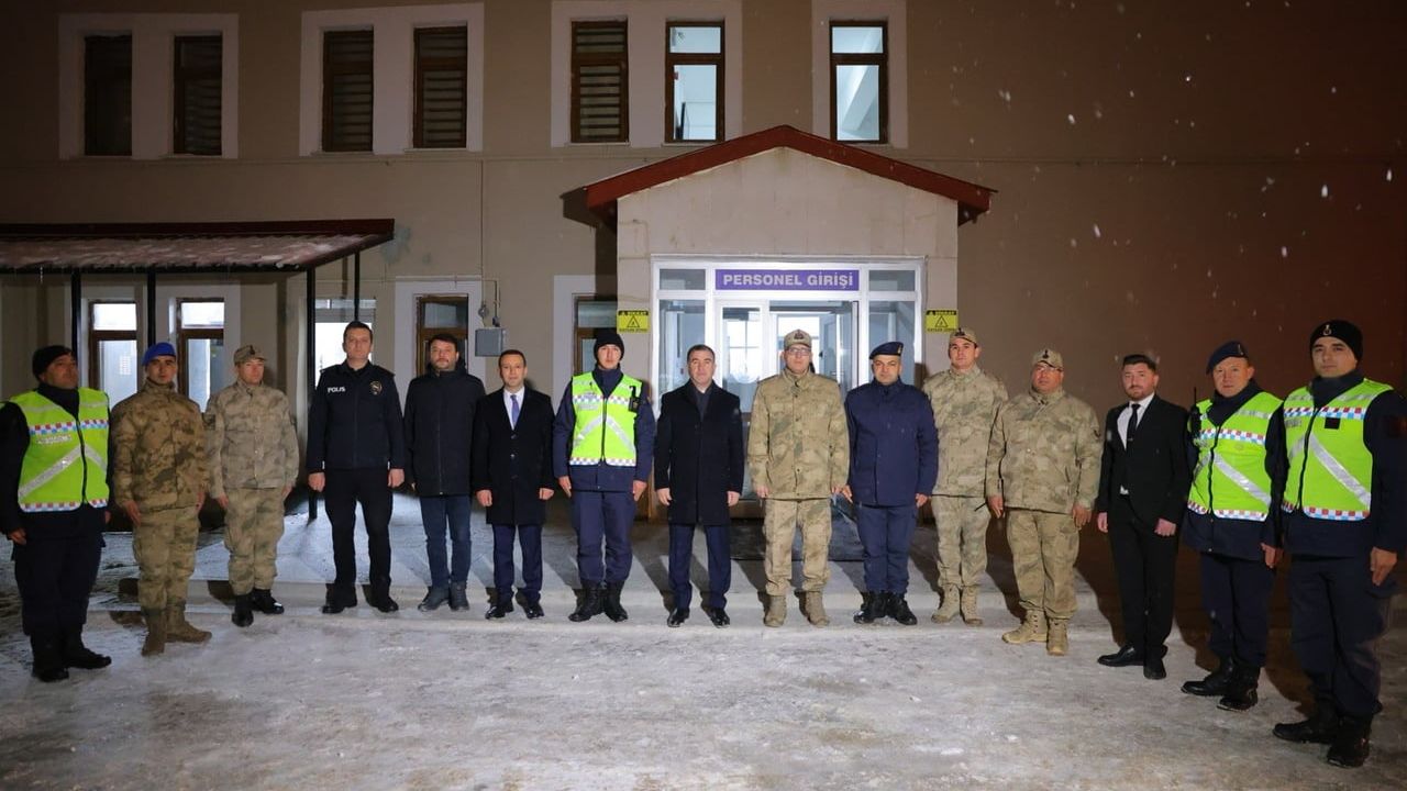 Vali Eldivan'dan Bayburt Jandarmasına Yeni Yıl Moral Ziyareti