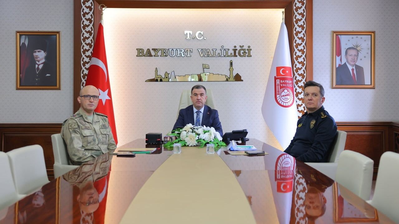 Vali Eldivan, Güvenlik ve Koordinasyon Toplantısı'na Katıldı