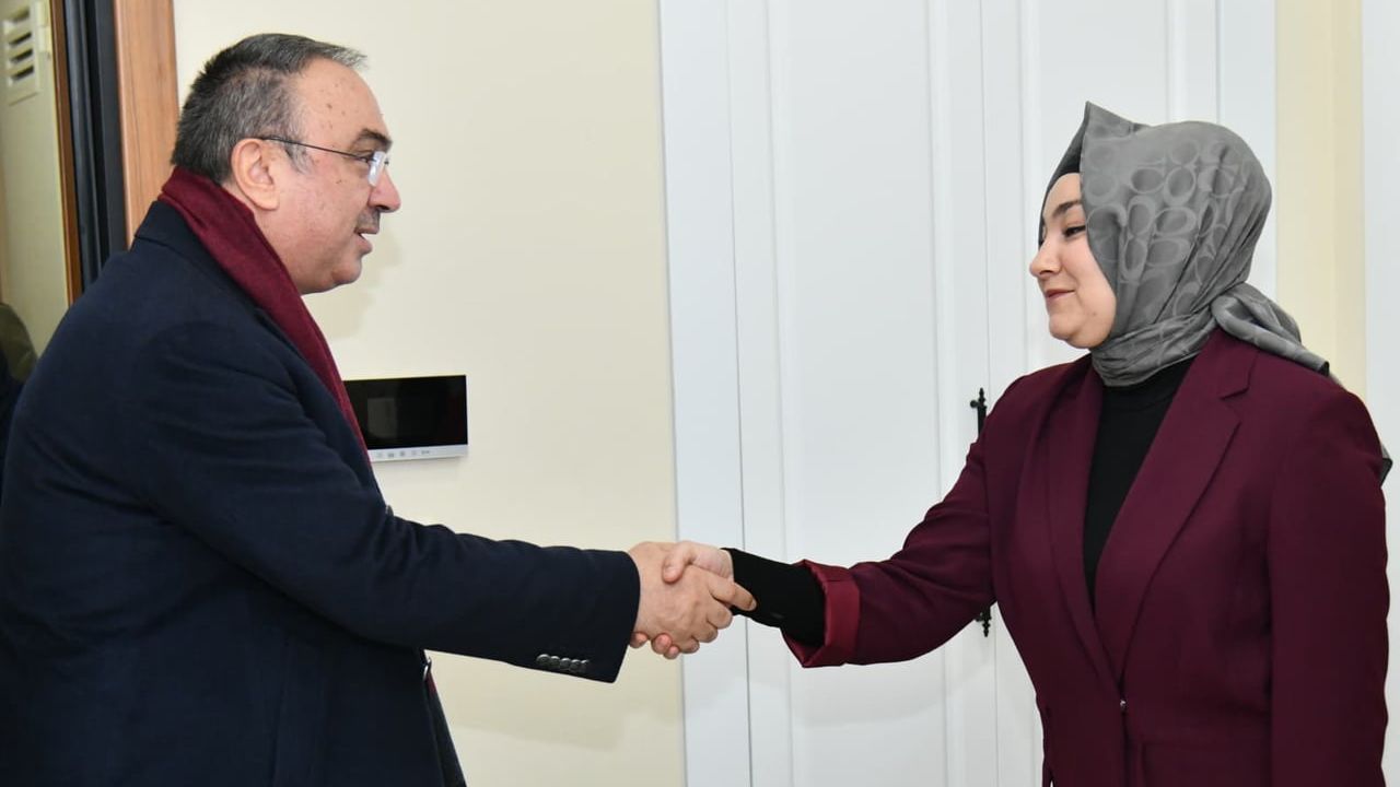 Vali Soytürk'ten 15 Temmuz şehidinin kızına ziyaret: 'Milli irade gasp edilemedi'