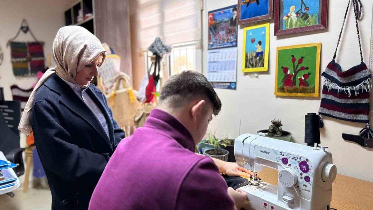 Vali Sözer’in Eşi Zeynep Sözer’den Bilecik Gündüz Bakım Merkezi’ne Destek