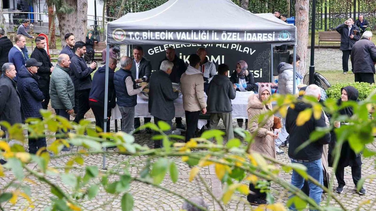 Vali Sözer Şeyh Edebali Türbesi’nde Şifalı Pilav İkramına Katıldı