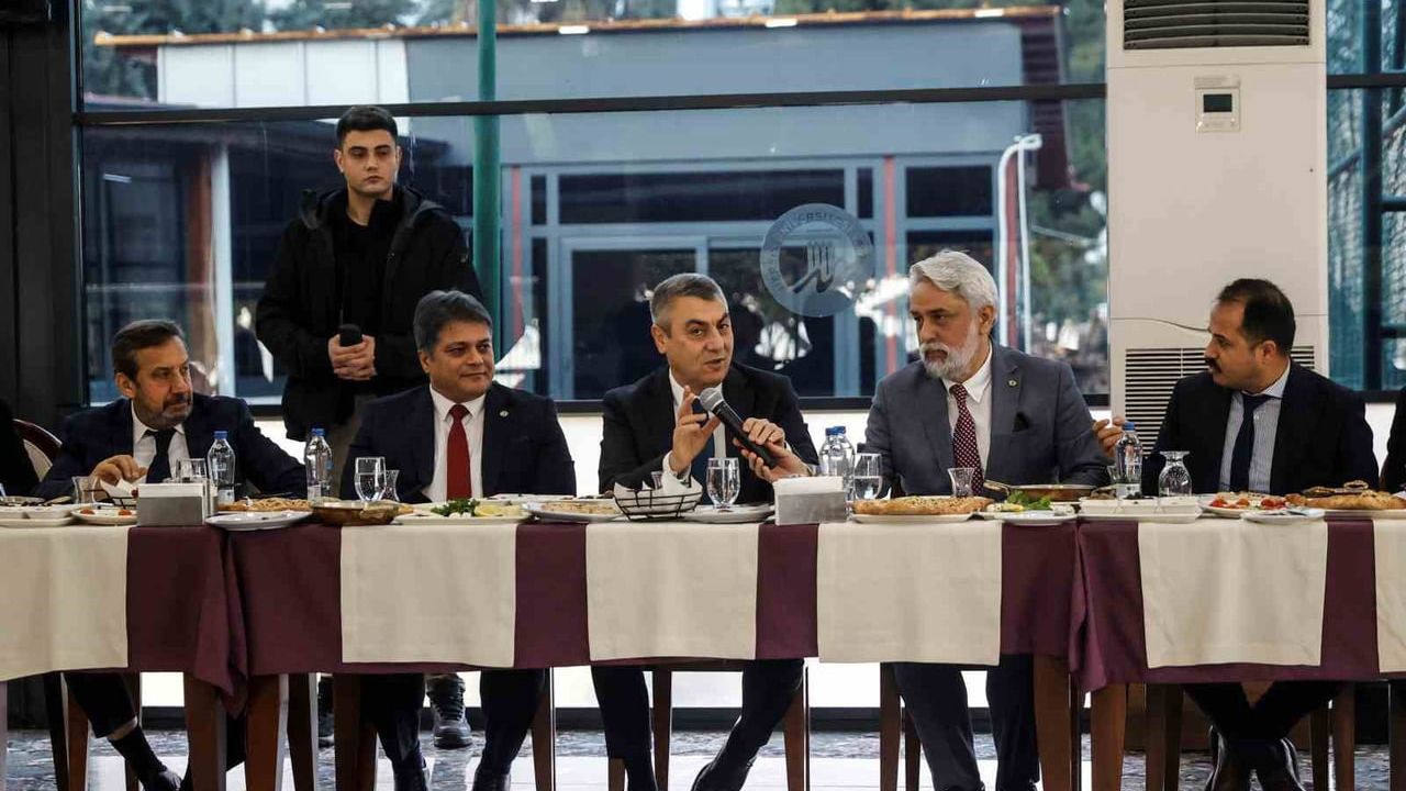 Vali Toros: Mersin, potansiyeli ve gücüyle çok kıymetli bir şehir