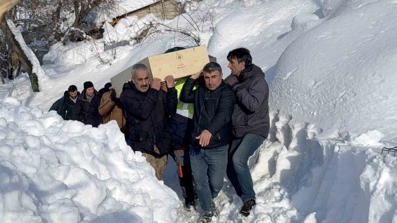 Van'da çığ felaketinde yaşamını yitiren Gülnaz Bitik toprağa verildi