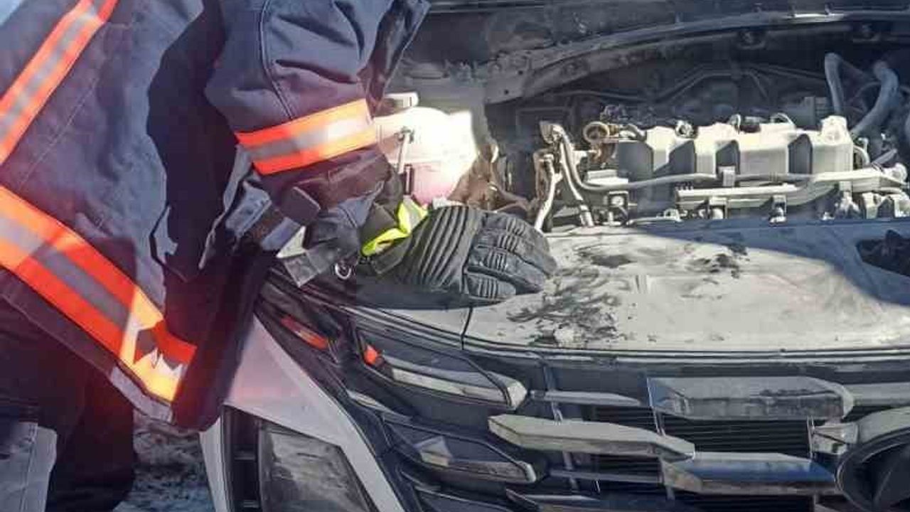 Van Edremit'te Seyir Halindeki Hyundai Yandı (65 ACR 536)