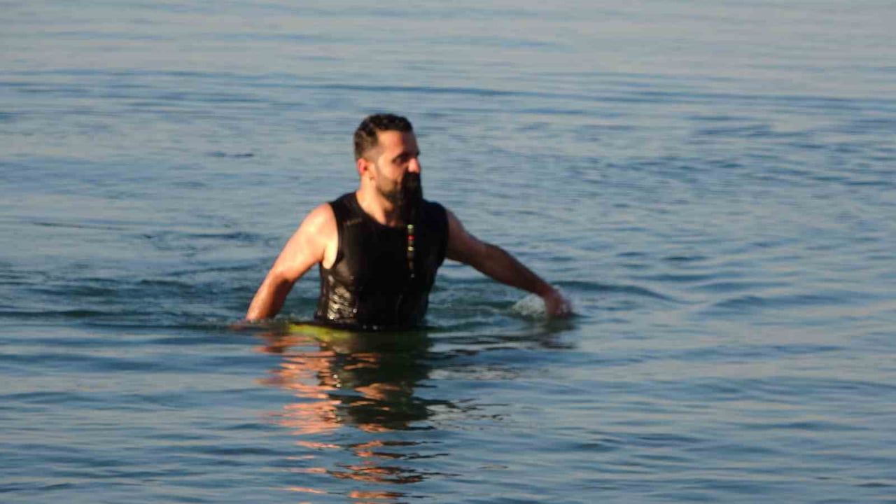 Van Gölü'nde Eksi 9 Derecede Yüzme: İki Öğretmenden Soğuk Meydan Okuması