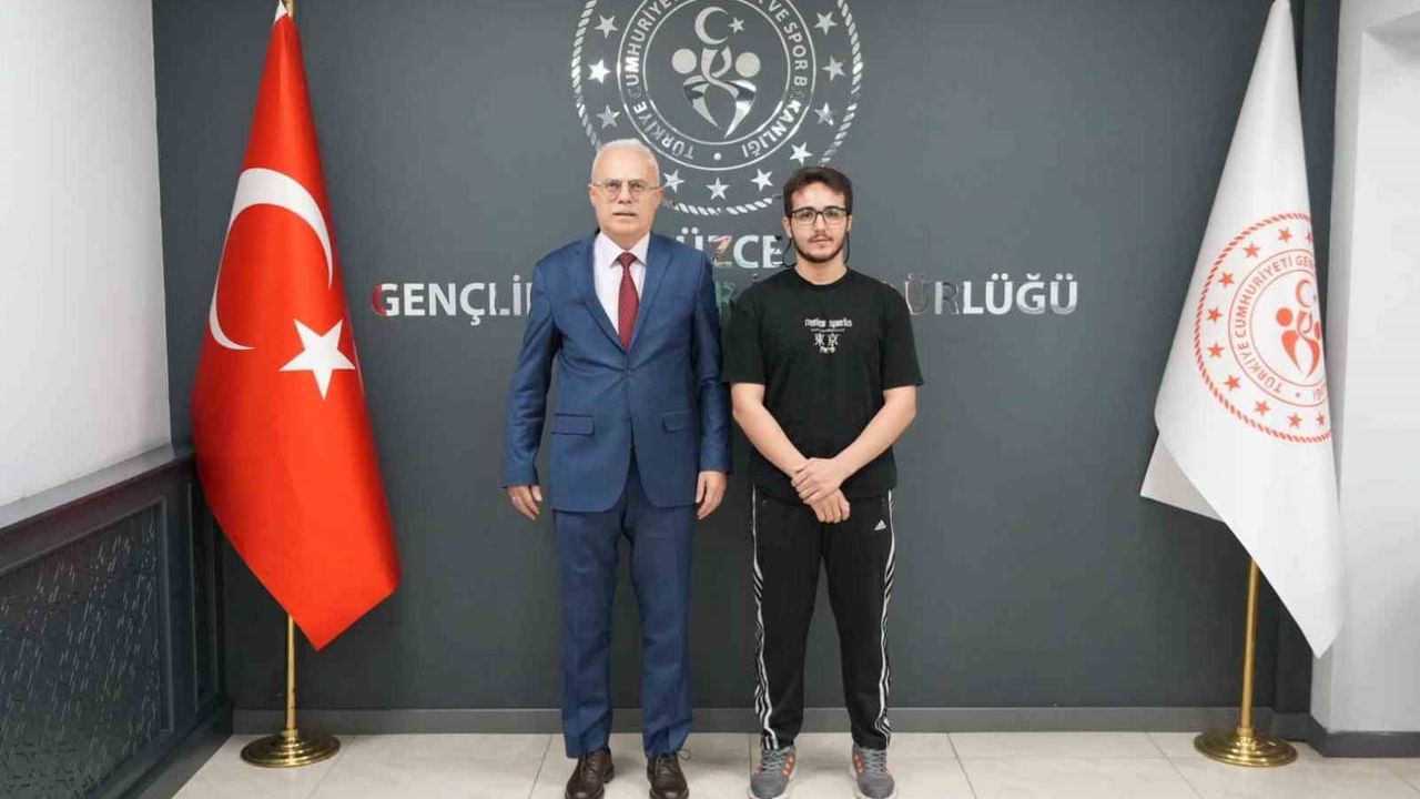 Wushu Kung Fu Türkiye Şampiyonu Ali Rıza Argun Düzce'de Tebrik Edildi