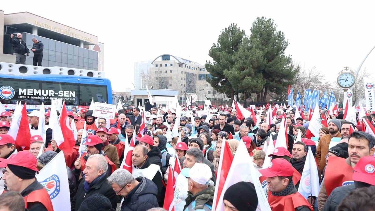 Yalçın: Kayıplar Telafi Edilsin, Emekliye de Yansıyacak Seyyanen Zam Verilsin