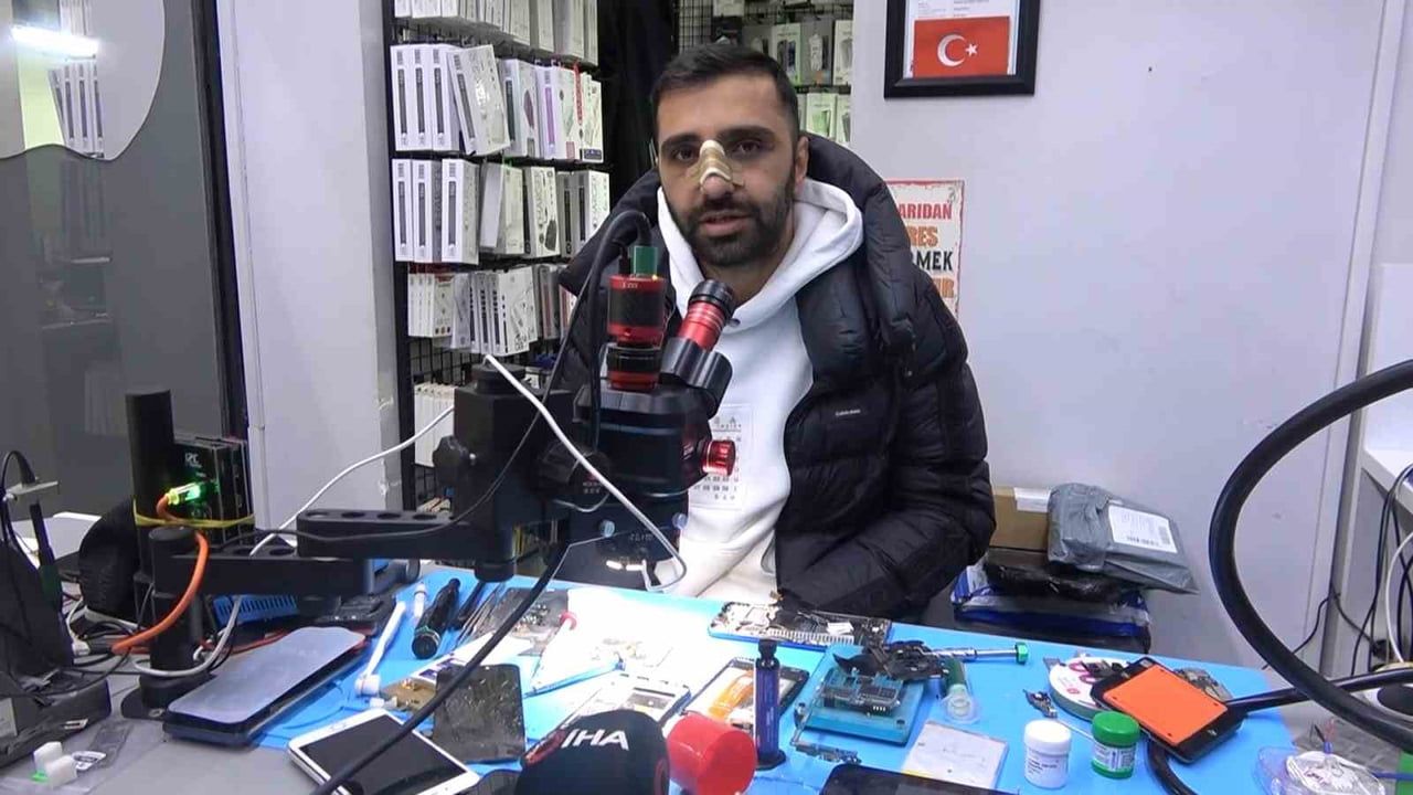 Yalova'da 9 Kişilik Grup Cep Telefonu Servisini Bastı: Esnafa Saldırı Kamerada