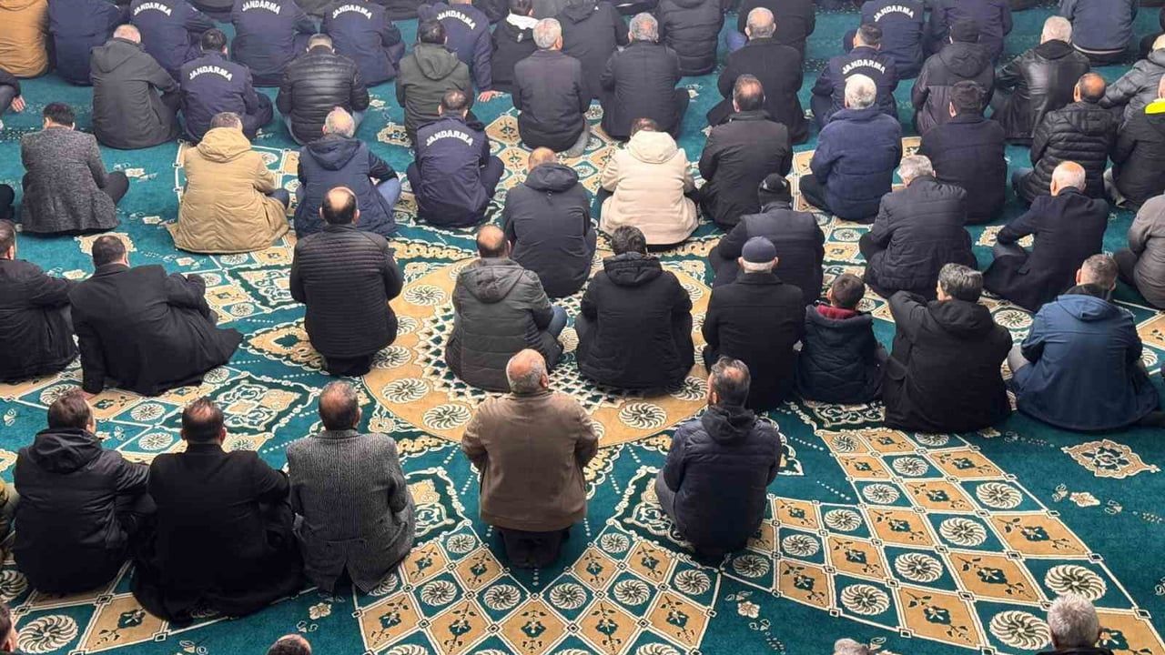 Yalova'da Şehit Polisler İçin Mevlit Okutuldu