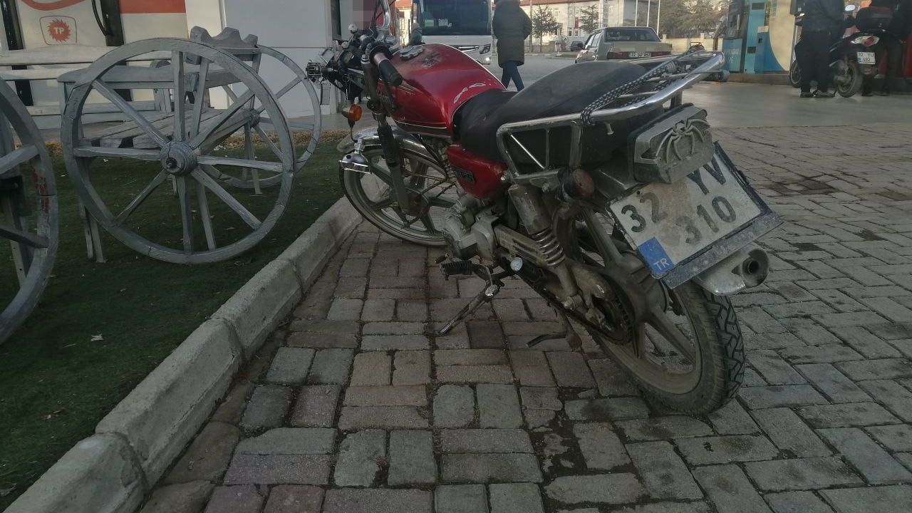 Yalvaç'ta Otomobil ile Motosiklet Çarpıştı: 1 Yaralı