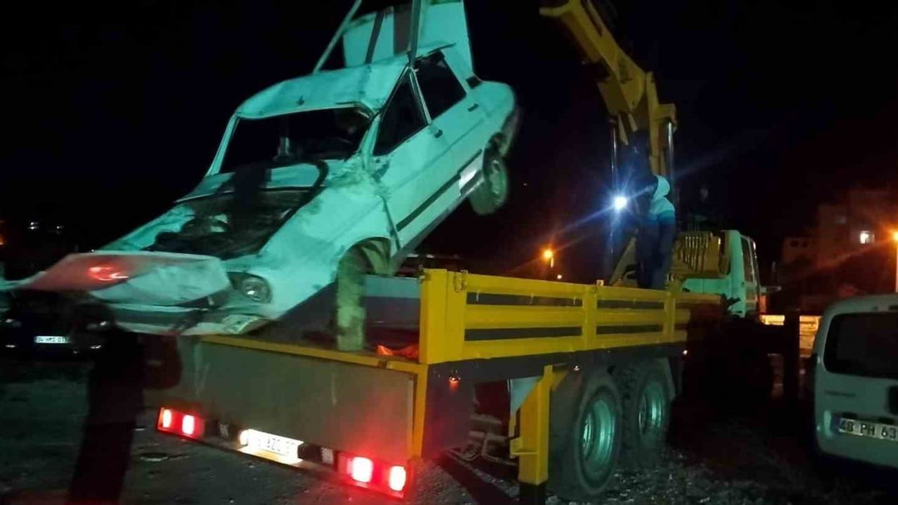 Yatağan'da Otomobil Şarampole Yuvarlandı: 1 Kişi Hayatını Kaybetti