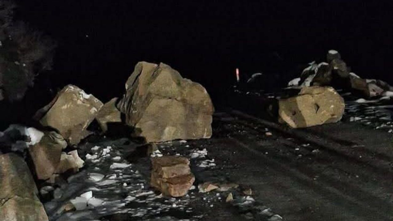 Yenice'de Kaya Düşmesi: Keyfallar ve Abdullahoğlu Yolu Geçici Olarak Kapandı