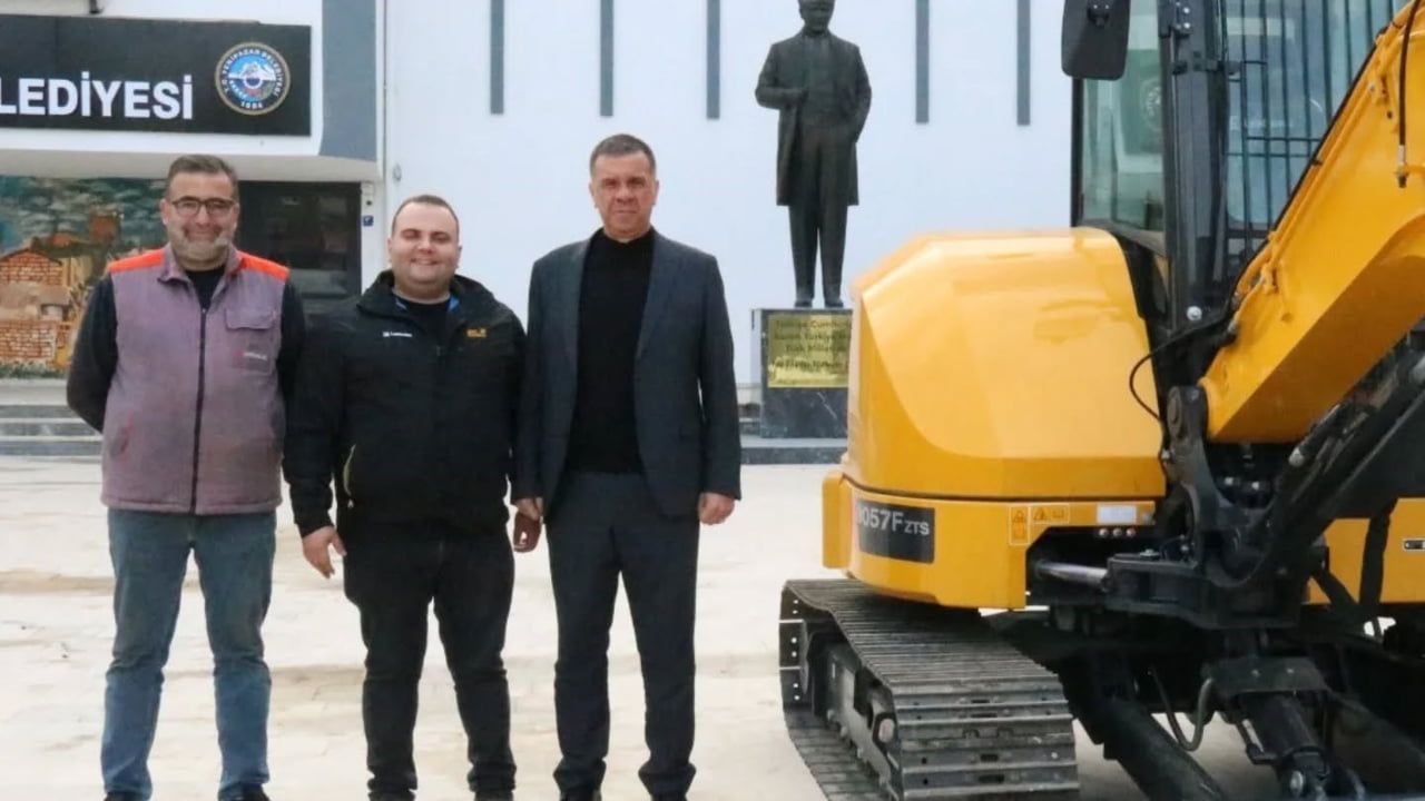 Yenipazar'a 6 Tonluk Ekskavatörle Araç Filosu Güçlendi