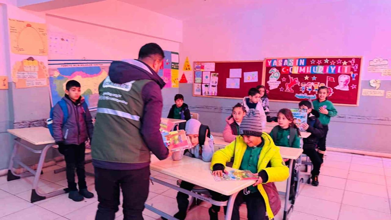 Yeşilay Beytüşşebap’ta Okullarda Bağımlılıkla Mücadele Eğitimlerini Sürdürüyor