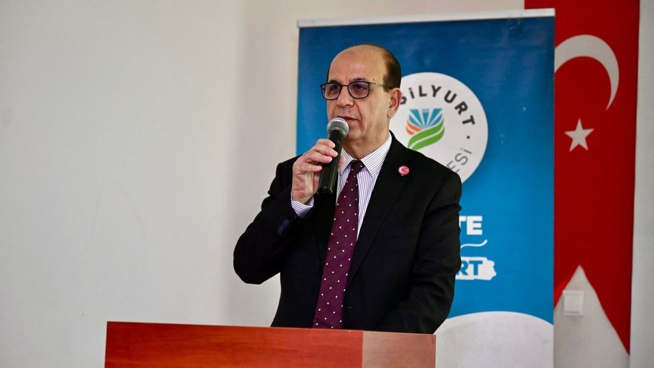 Yeşilyurt Belediyesi'nden bin 135 TYT-AYT kaynak kitap desteği