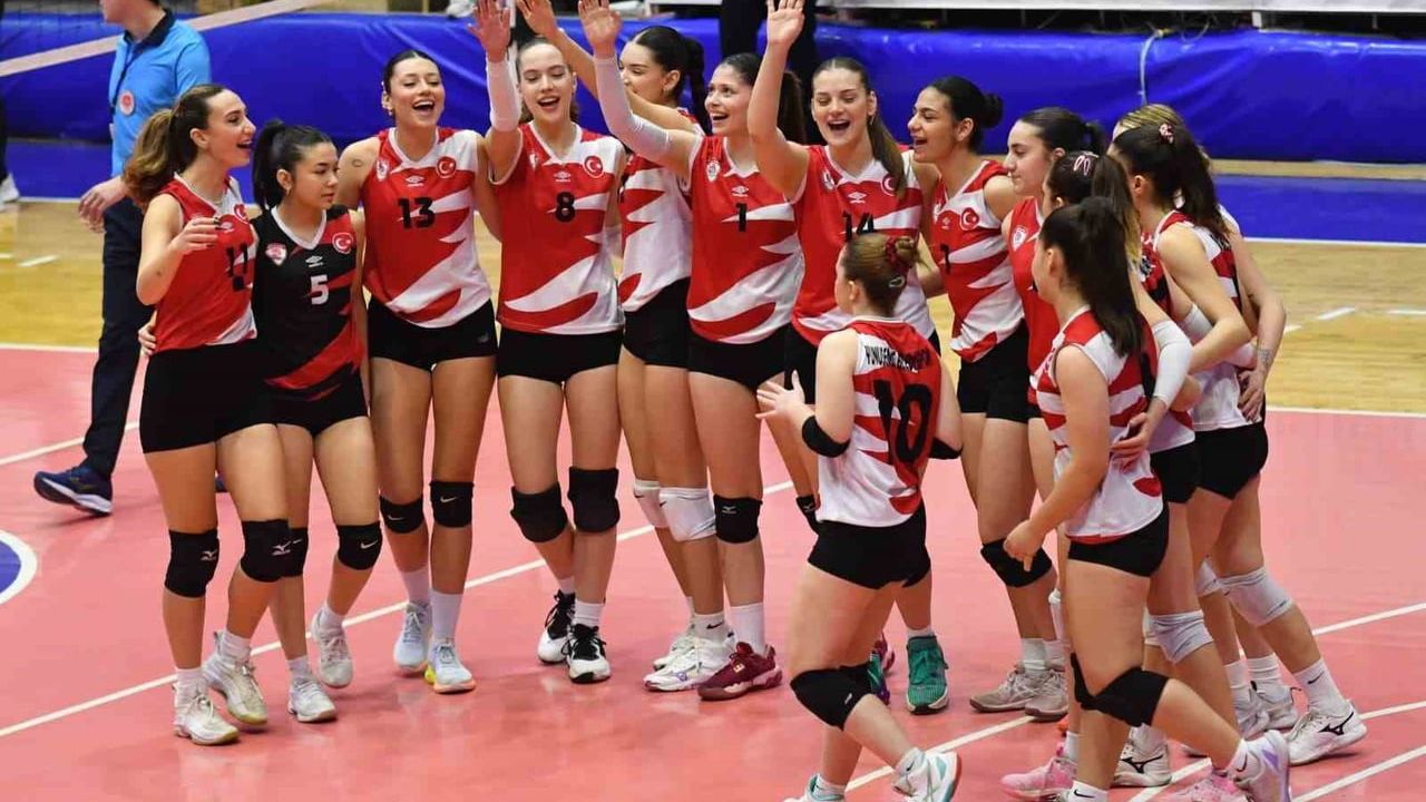 Yunusemre Belediyespor, Ataspor'u 3-1 Yenerek 2. Lig'de Kaldı