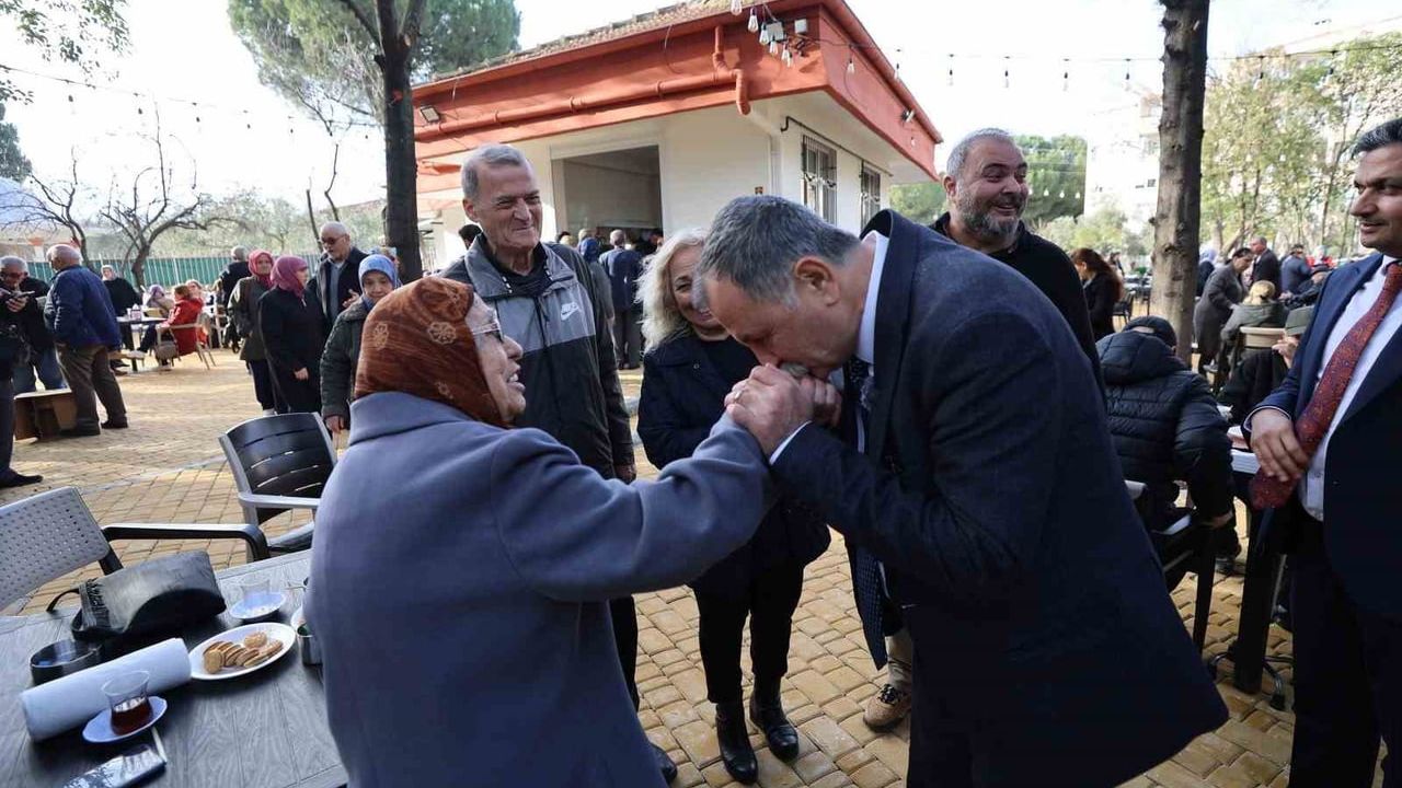 Yunusemre Emekli Kafe açıldı: Çay 5 TL, Kahve 10 TL