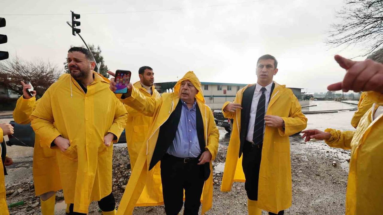 Yüreğir Belediyesi kriz masası kurdu — Adana'da sağanak önlemi