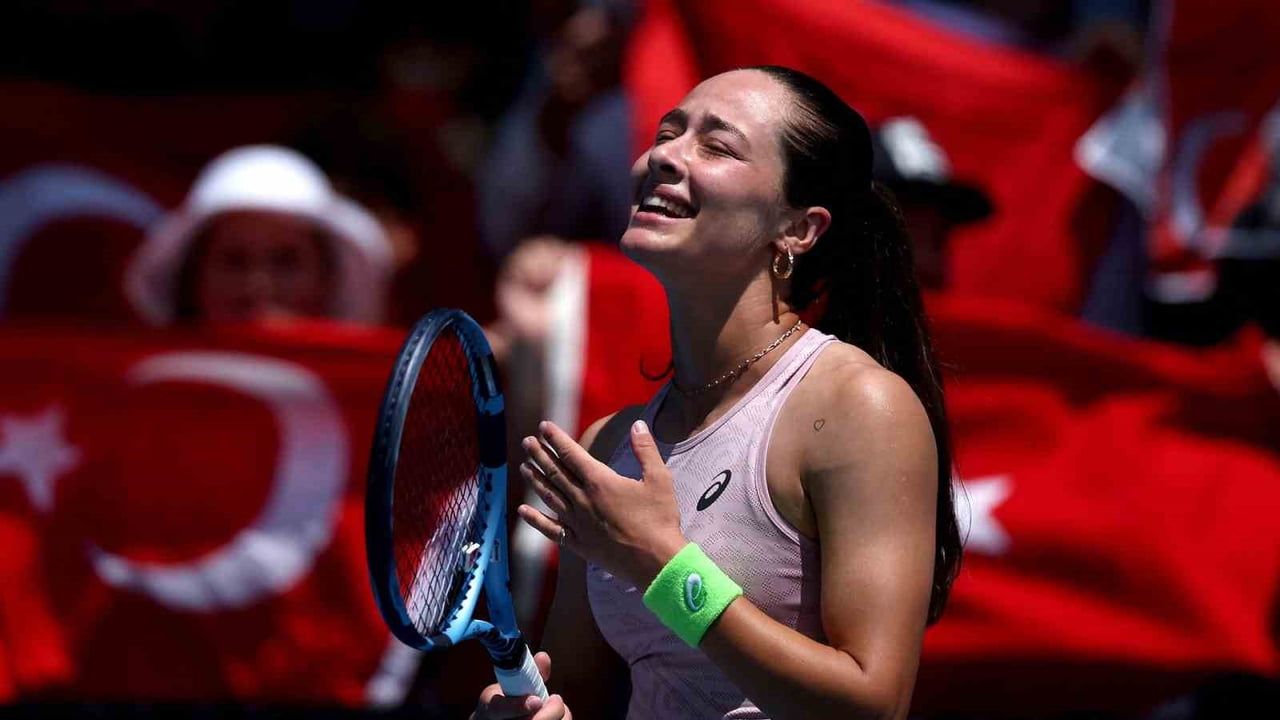 Zeynep Sönmez, Australian Open'da tarihi zaferle 3. tura yükseldi