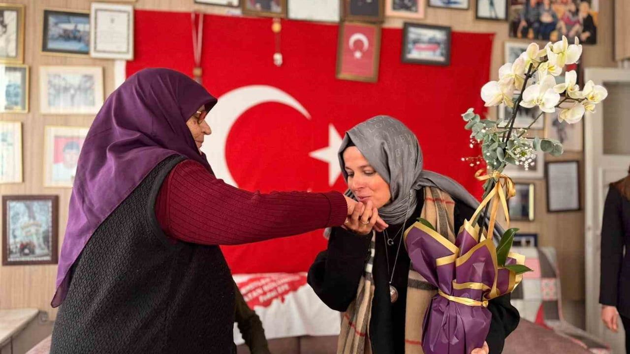 Zeynep Sözer Söğüt’te: Halk Eğitimi Ziyareti ve Şehit Aileleriyle Buluşma