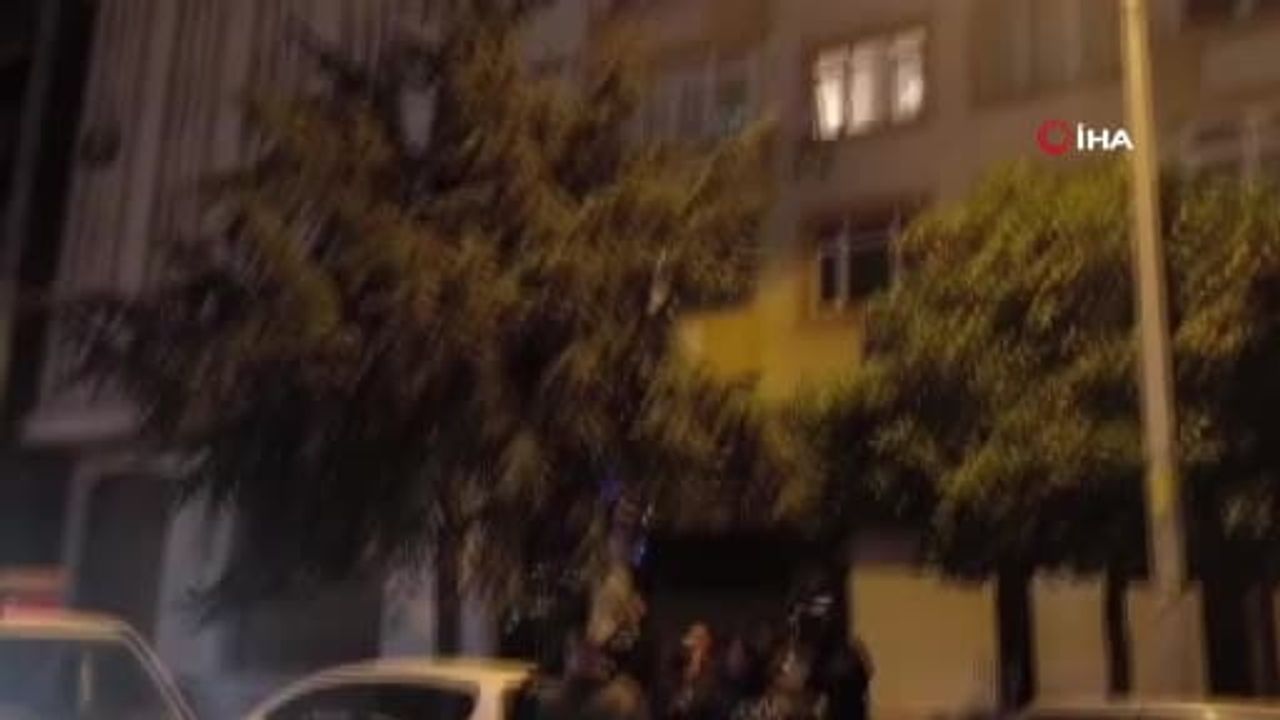 Zeytinburnu'da Ev Arkadaşıyla Kavgada Camla Yaralandı