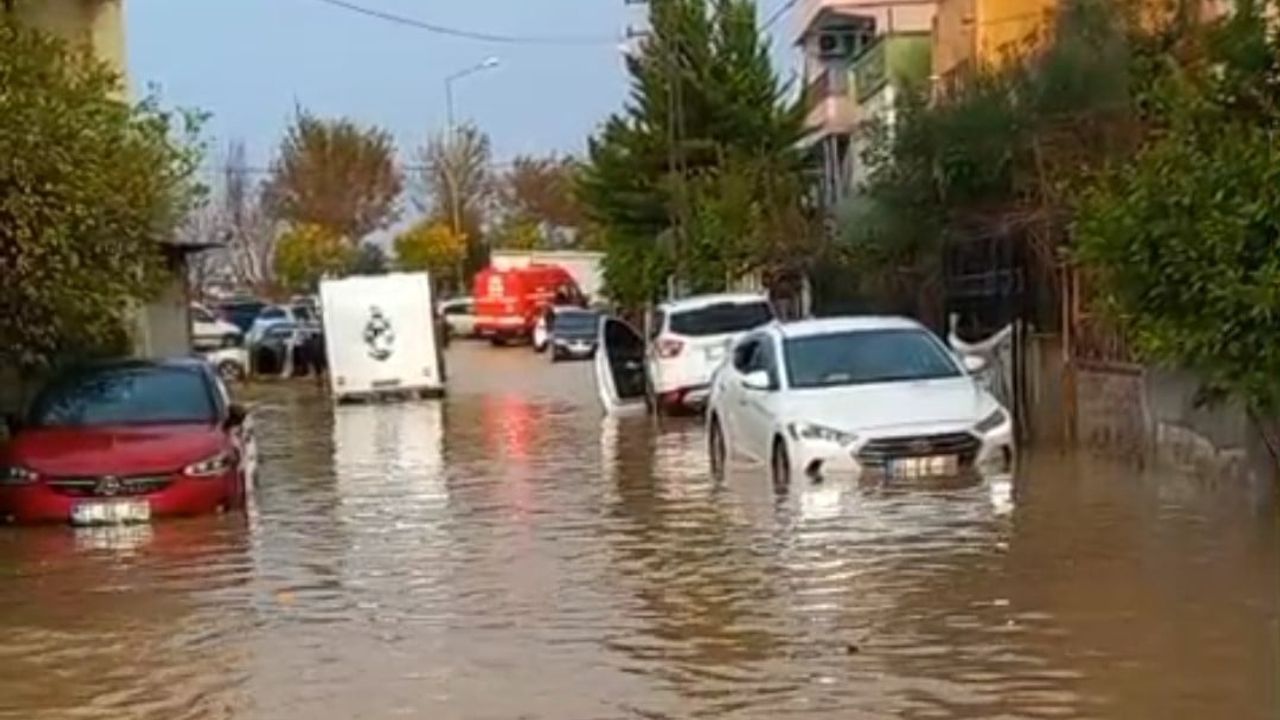 Adana'da Metrekareye 138 Kilogram Yağış, Bin 257 Su Baskını