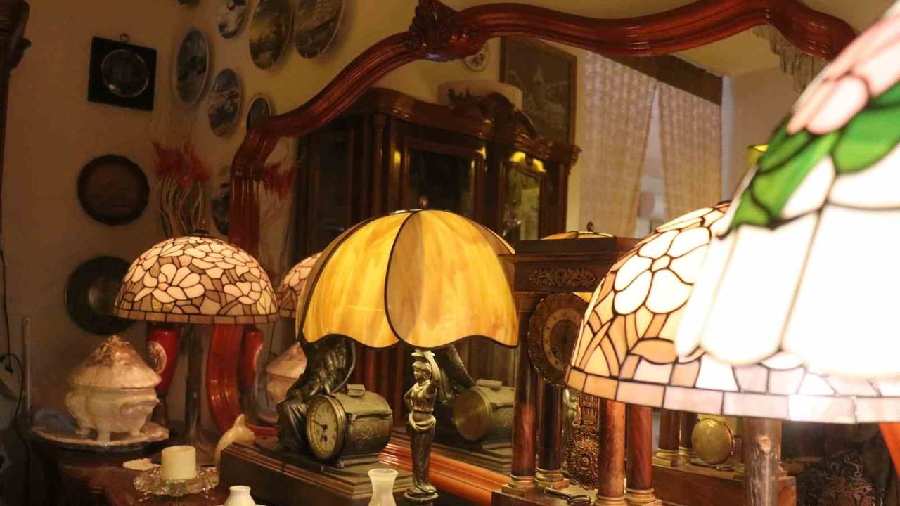 Adapazarı'nda Zaman Yolculuğu: Antika Kafe Nostalji Sunuyor