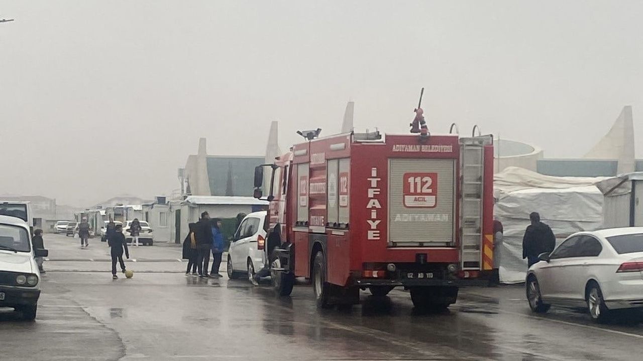 Adıyaman'da K-2A Konteyner Kentte Yangın: Panik Yaşandı