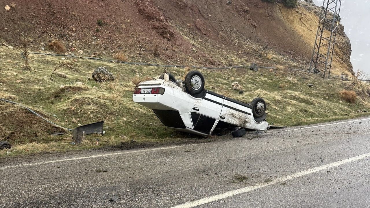 Adıyaman'da Otomobil Takla Attı: 2 Yaralı