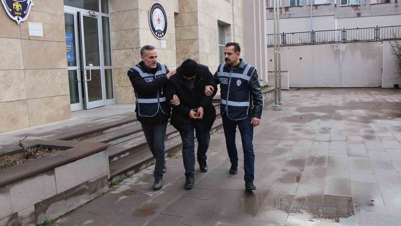 Amasya'da UYAP Kararıyla 16 Yıl 9 Ay 7 Gün Hapis Cezalı Şahıs Yakalandı