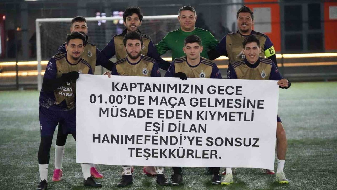 Ankara'da Halı Saha Maçında Pankartlı Teşekkür: Sami Can Gültekin'in Eşine Jest