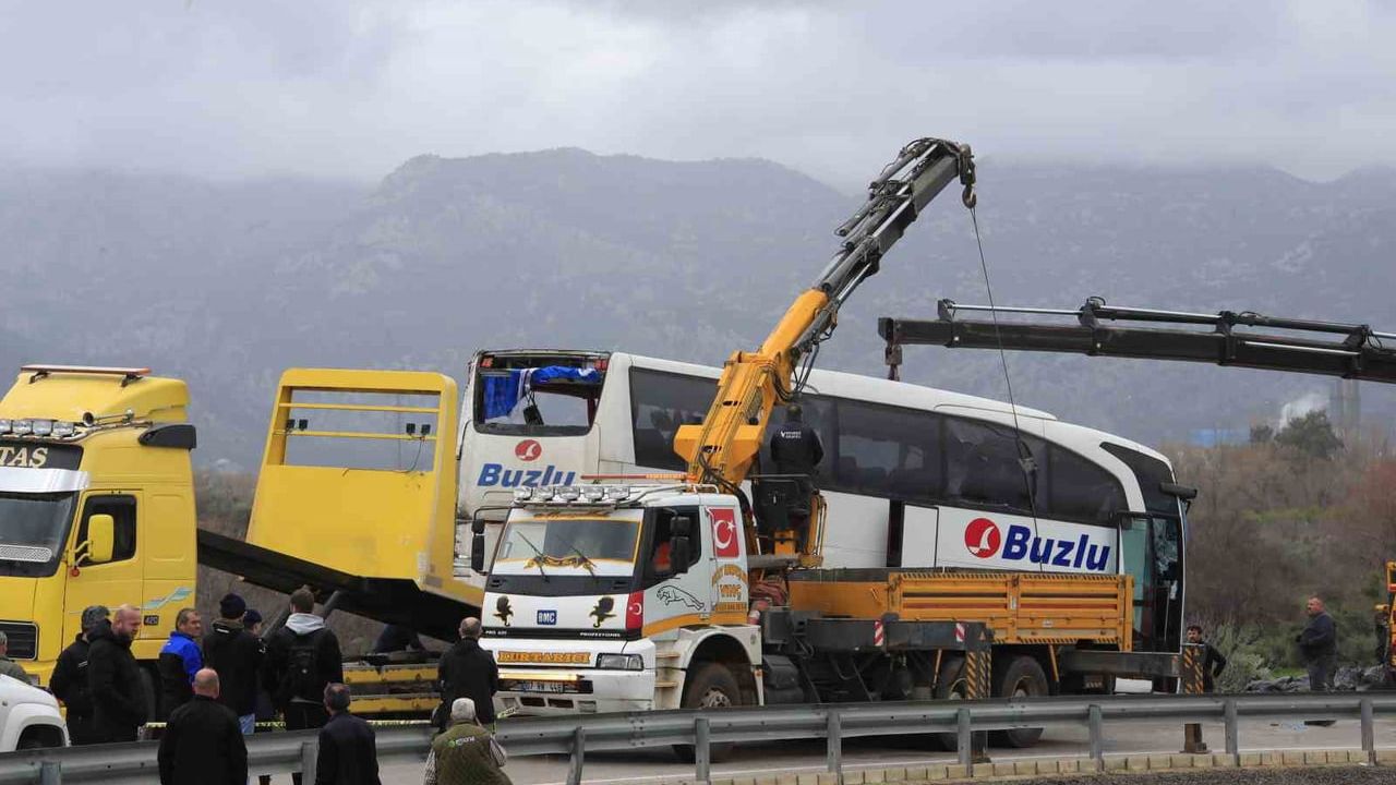 Antalya Döşemealtı Otobüs Kazası: 9 Ölü, Çok Sayıda Yaralı