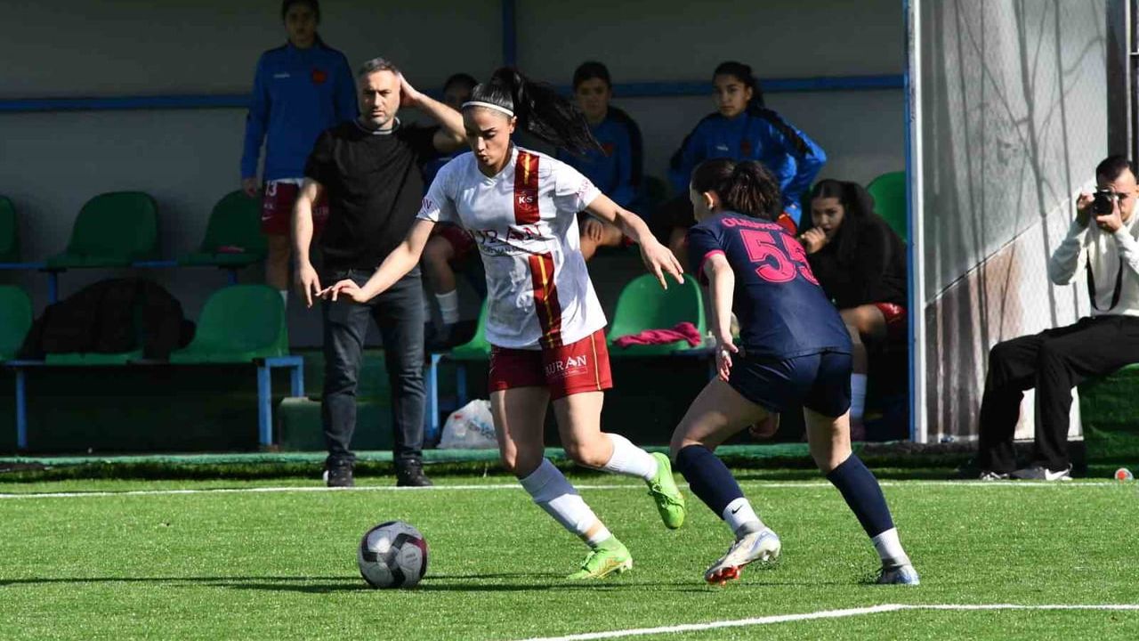 Auran Kayseri Kadın FK 2-1: Evinde Geriden Gelip Liderliğini Sürdürdü