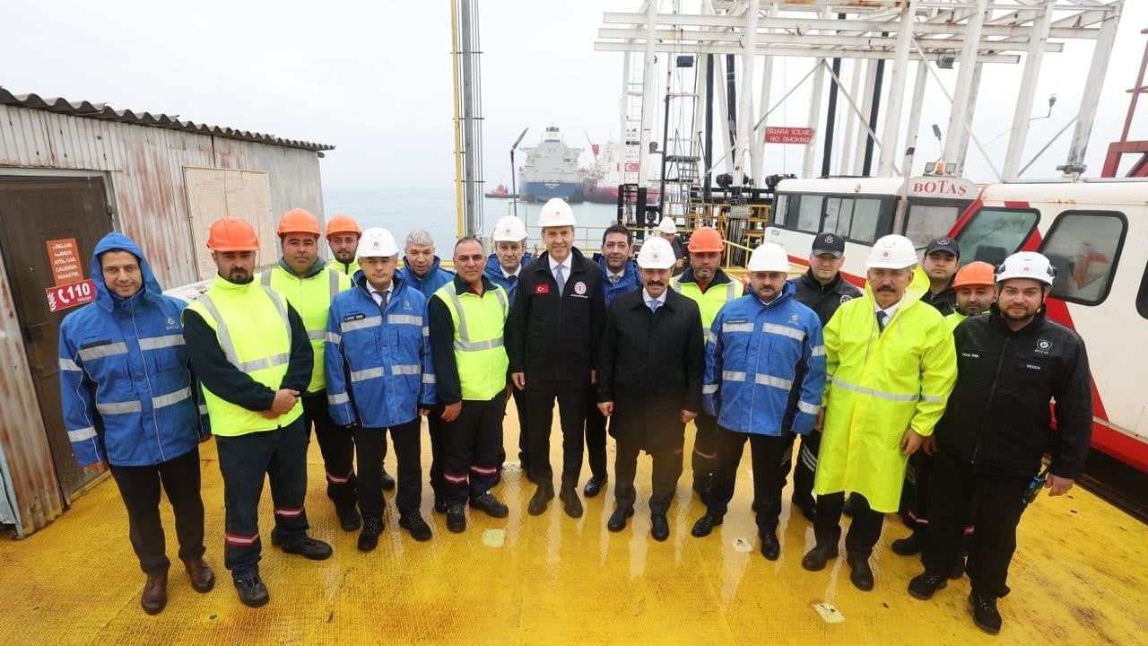 Bakan Bayraktar: Günlük 200 milyon m³ Gazı Gemilerle Alacağız