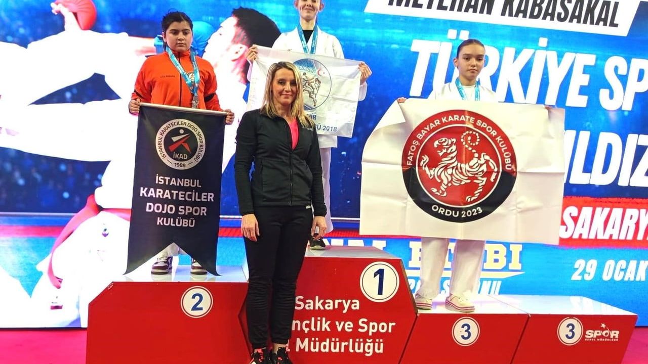 Begüm Tunçbilek, eksi 54 kg'de Türkiye Şampiyonu