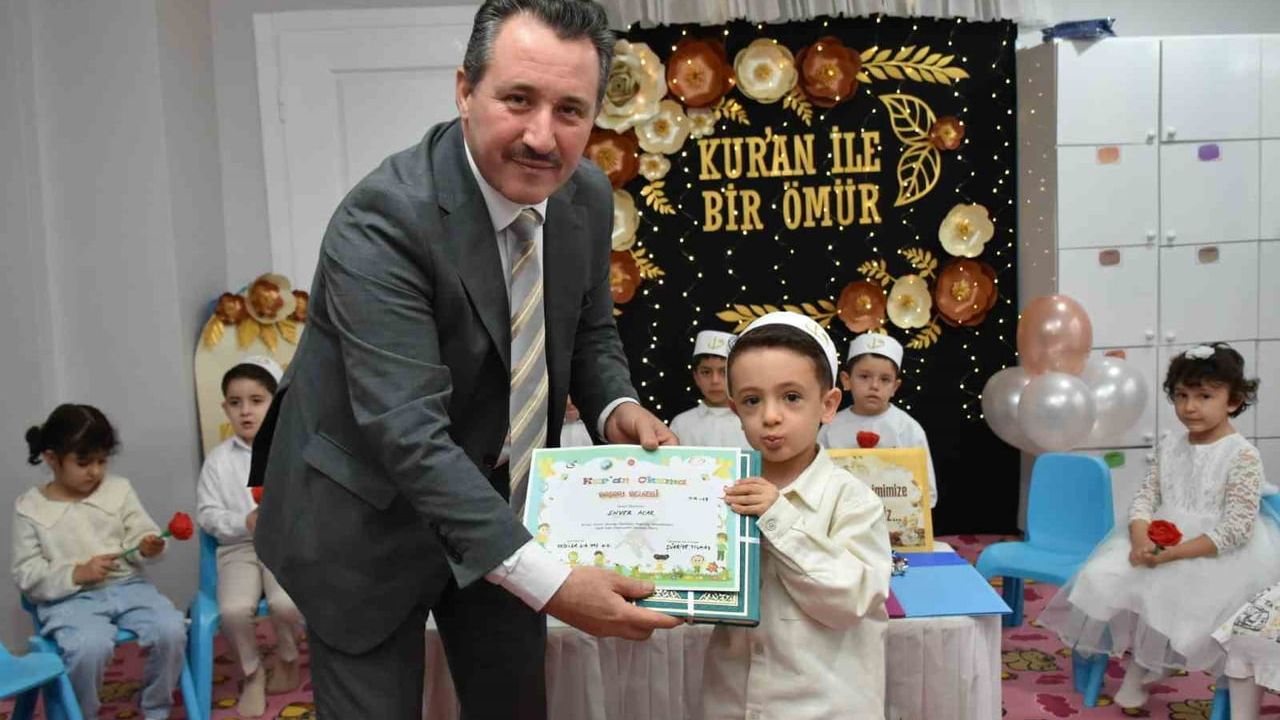 Bilecik'te minikler Kur'an'a geçmenin sevincini yaşadı