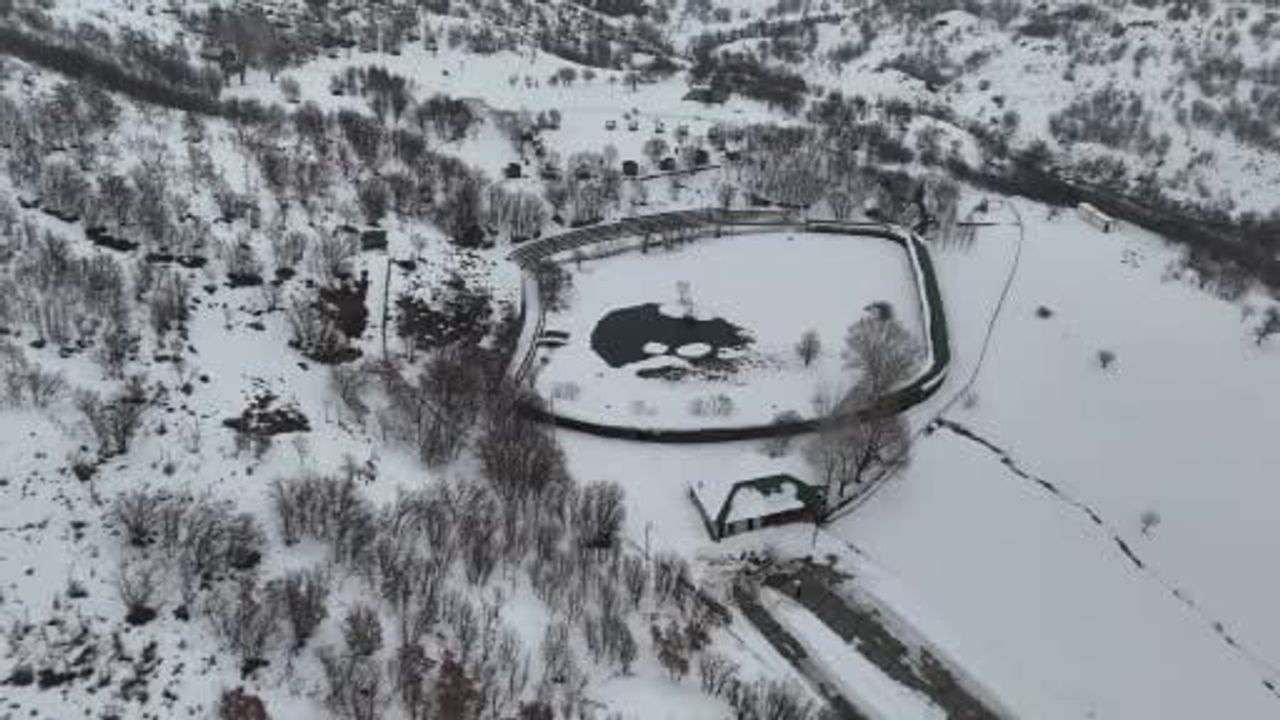 Bingöl'ün Yüzen Adaları Karla Kaplandı — Dron Görüntüleri Kartpostallık