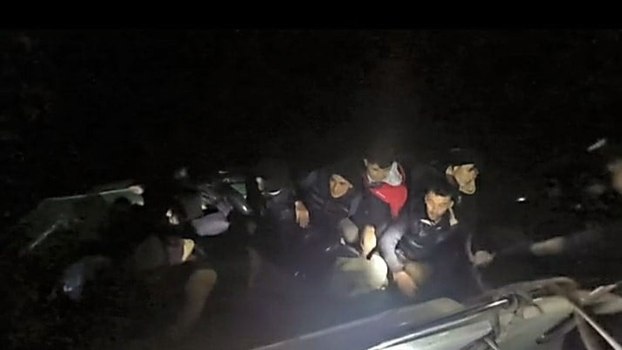 Çanakkale Ayvacık’ta 7 Kaçak Göçmen ve 1 Göçmen Kaçakçısı Yakalandı