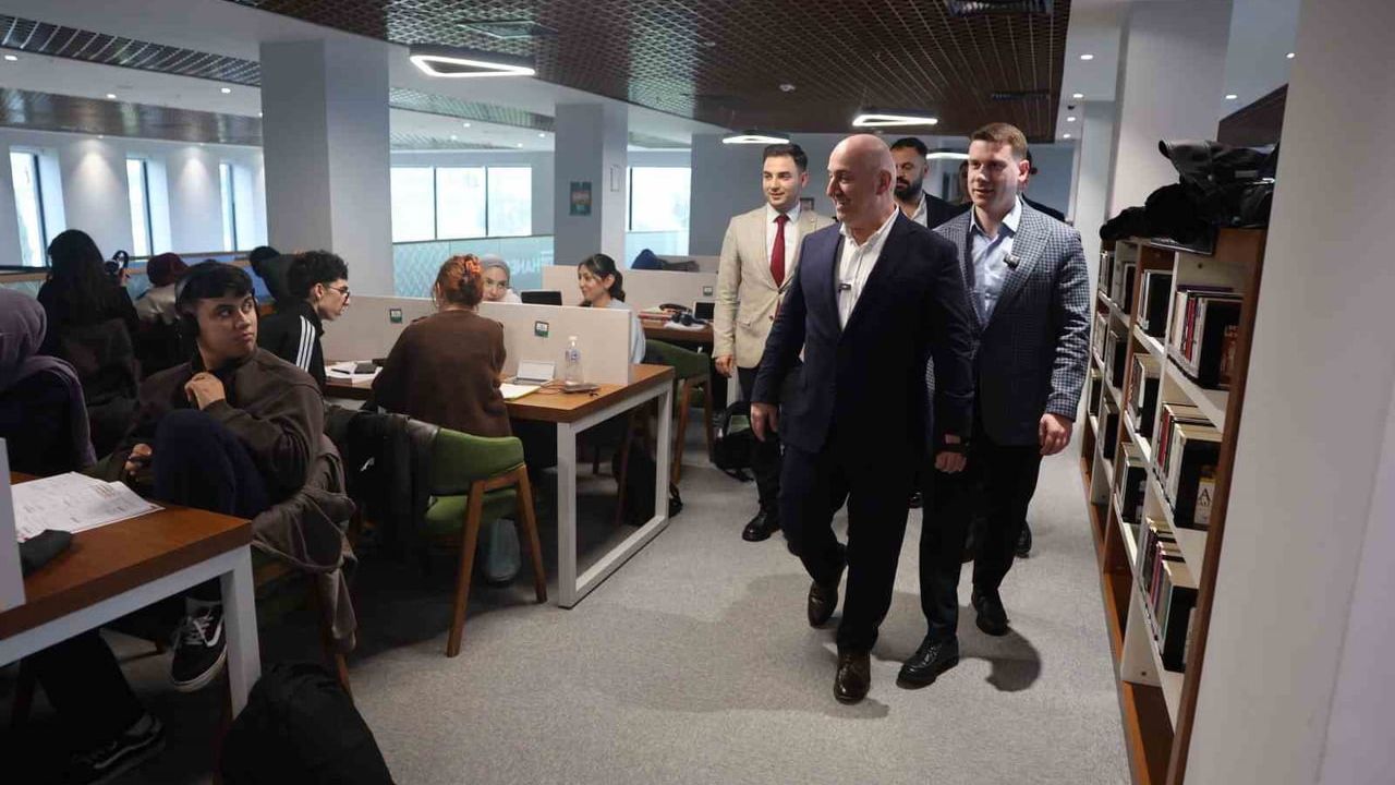 Darıca’da Gençlik Yatırımları İncelendi: Eğitim, Spor ve Teknoloji Öne Çıktı