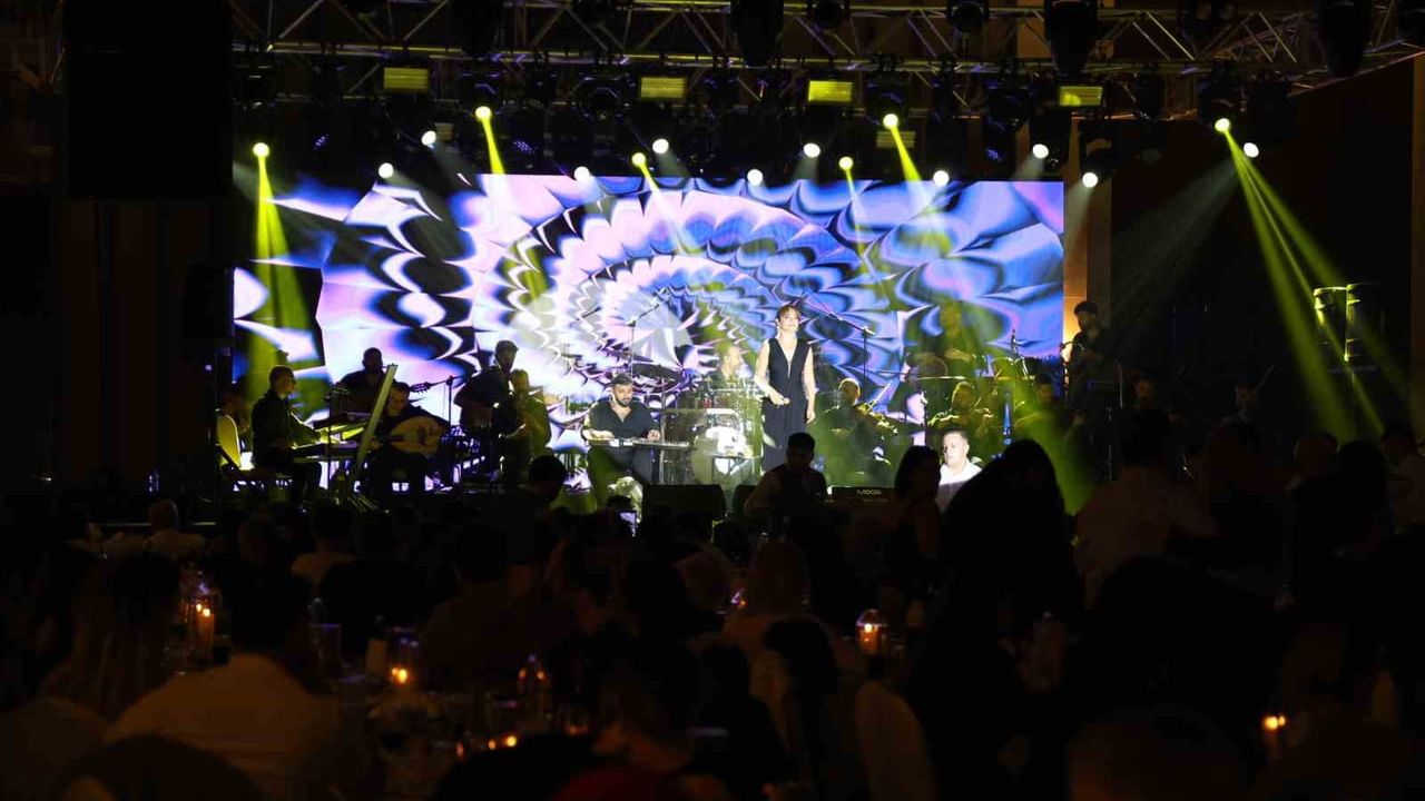 Derya Bedavacı Kapadokya'da: Marriott Otel'de Coşkulu Konser