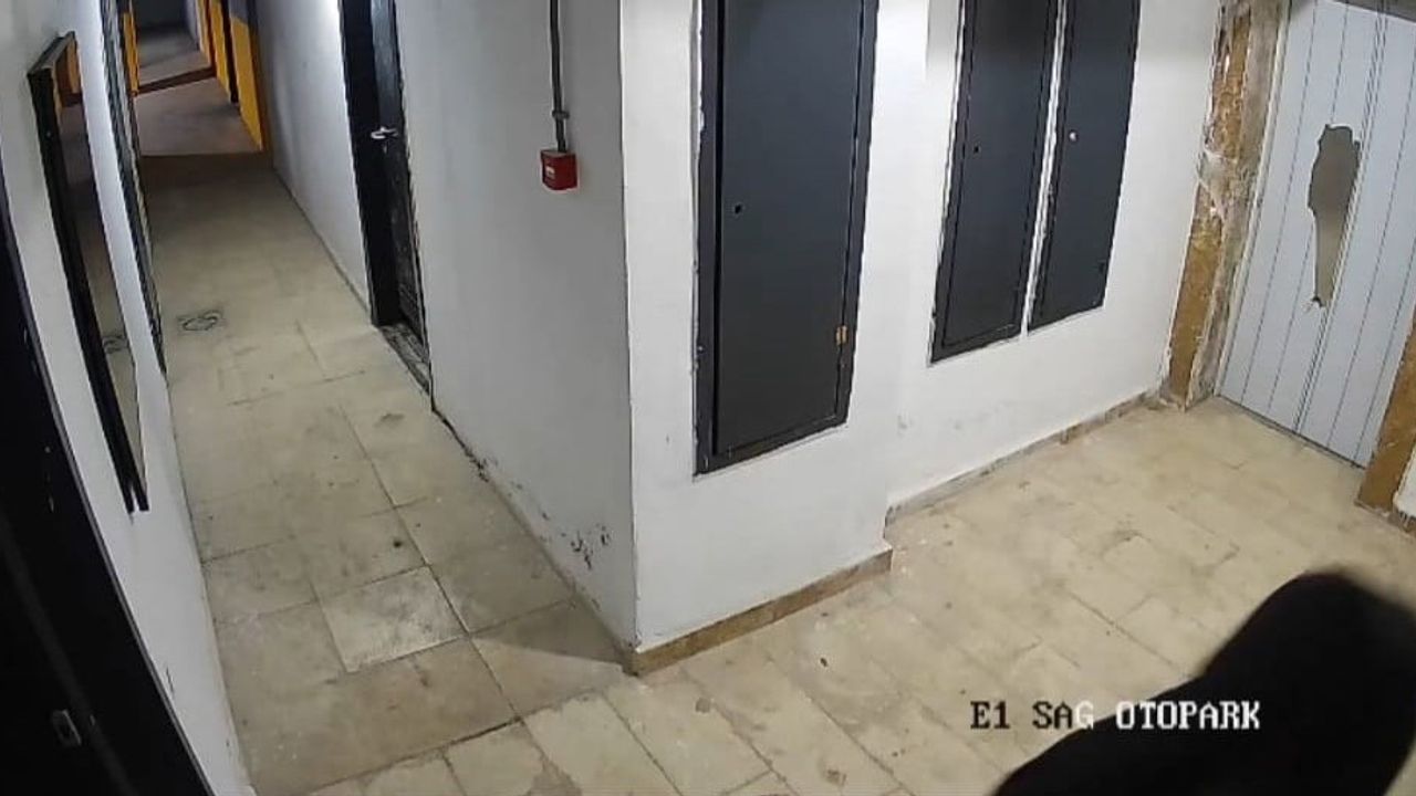 Elazığ’da Site Güvenlik Kameralarını Kıran Şüpheli Kameraya Yakalandı