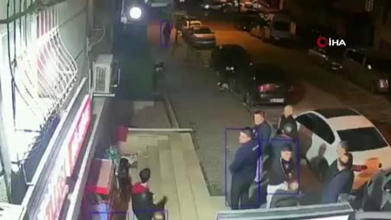 Esenyurt'ta uyuşturucu ihbarı sonrası bıçaklı saldırı, şüpheli mahalleli tarafından dövüldü