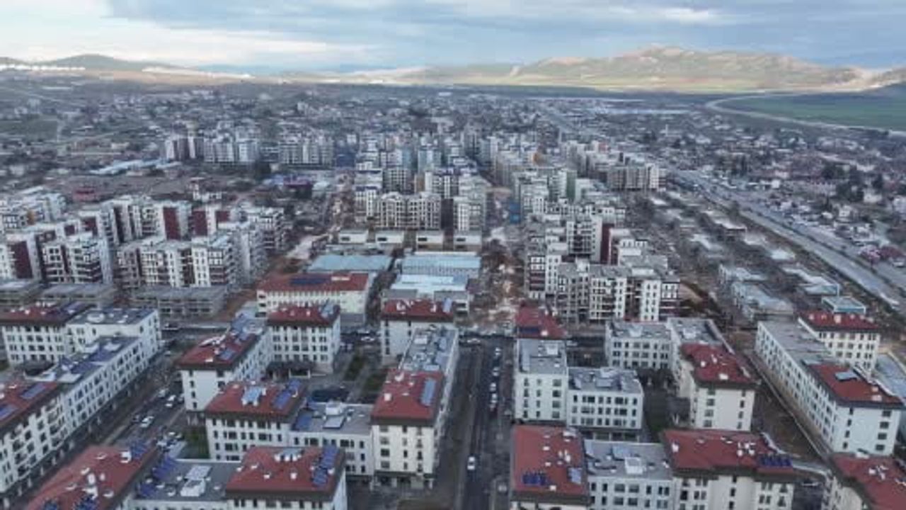 Gaziantep'te Deprem Konutlarının %95'i Tamamlandı: Nurdağı ve İslahiye'de 12.333 Teslim