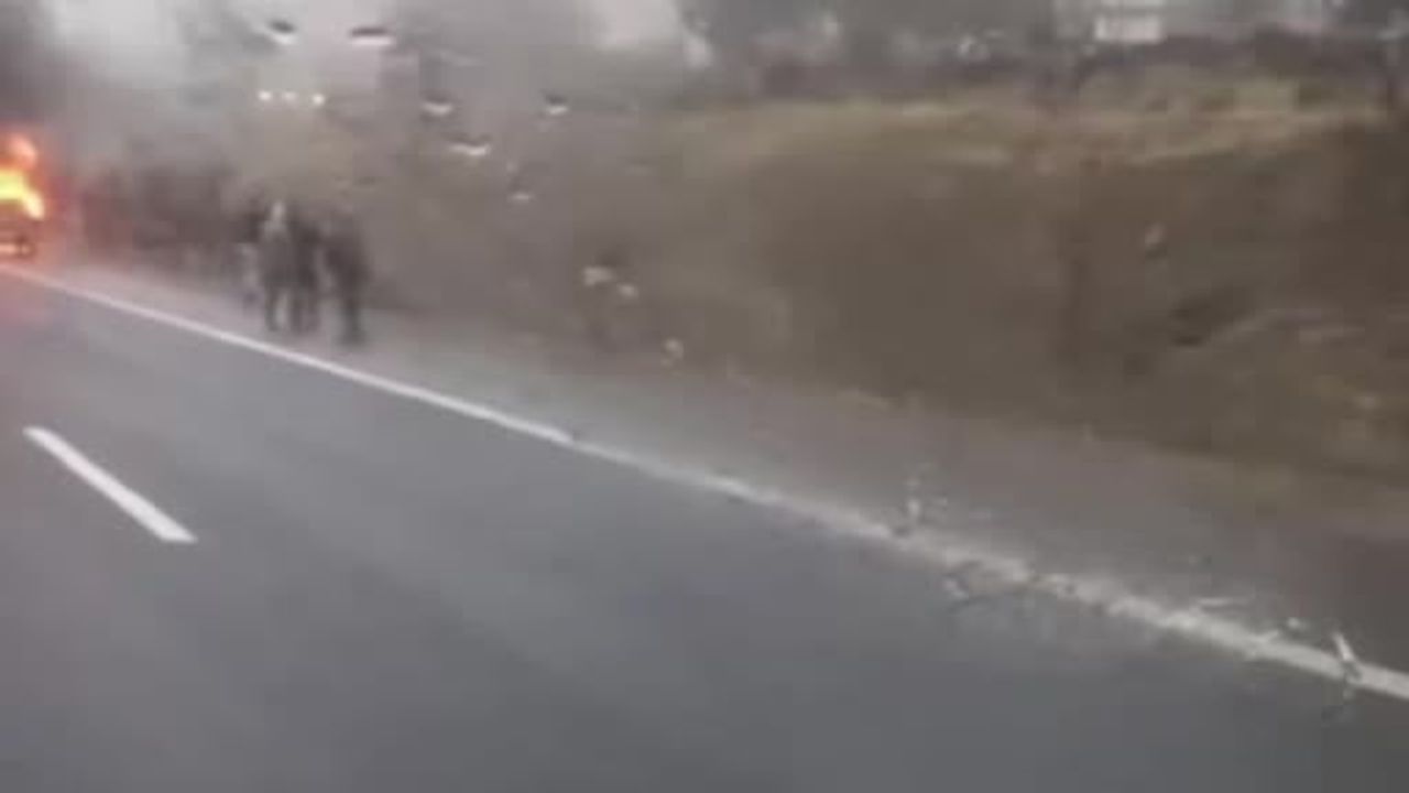 Gaziantep'te Seyir Halindeki Otomobil Alev Alev Yandı